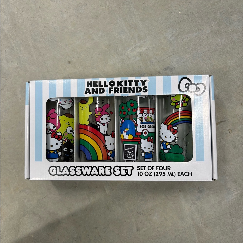 Rare!  Hello Kitty 4-piece 10oz drinking glass set‎ 2024